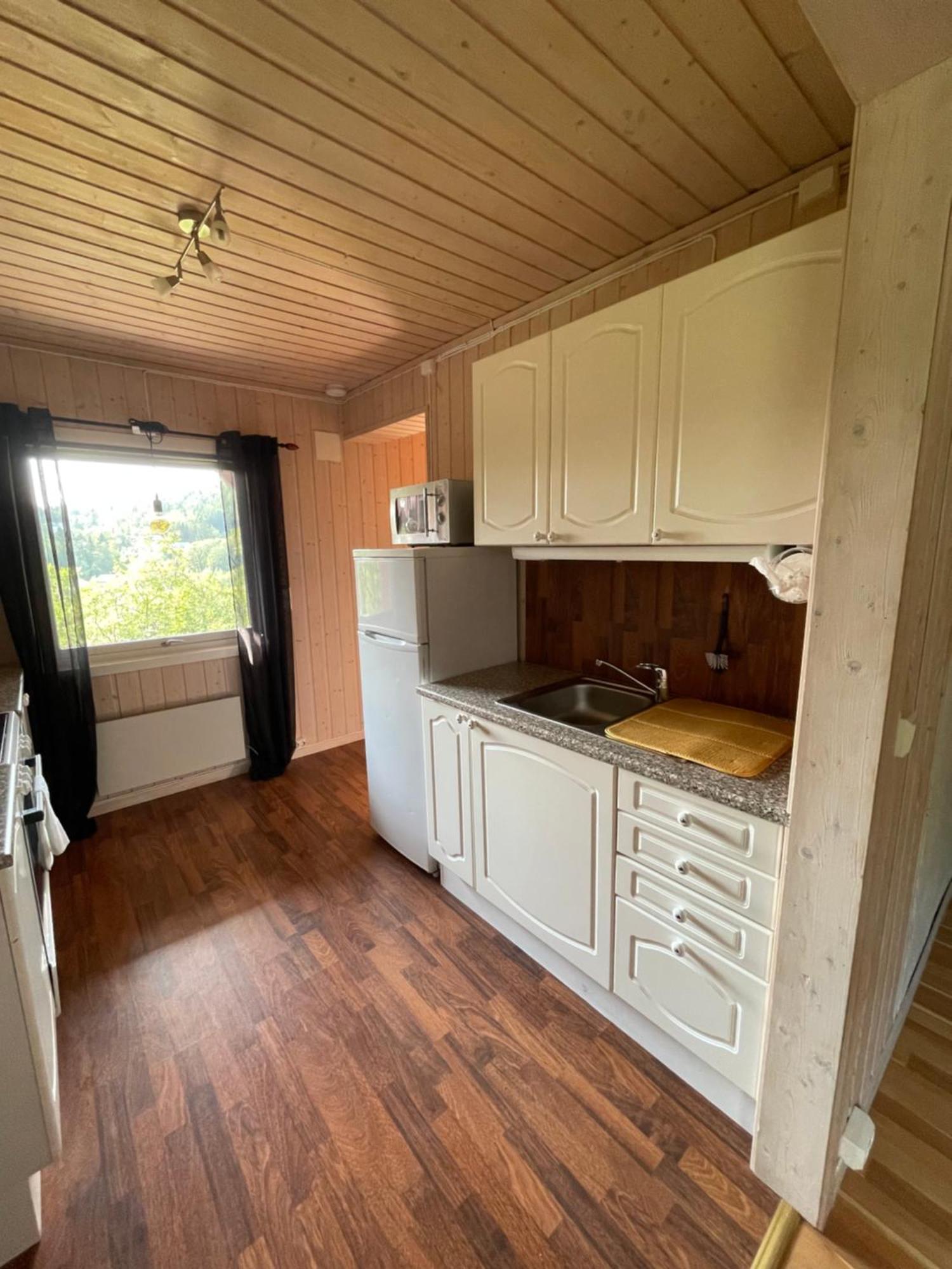 Sentral Og Romslig Leilighet Naert Senja Finnsnes Exterior foto