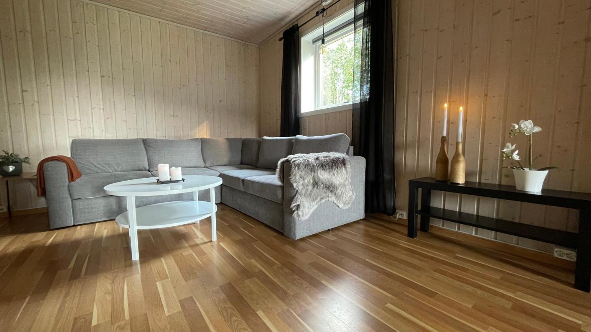 Sentral Og Romslig Leilighet Naert Senja Finnsnes Exterior foto
