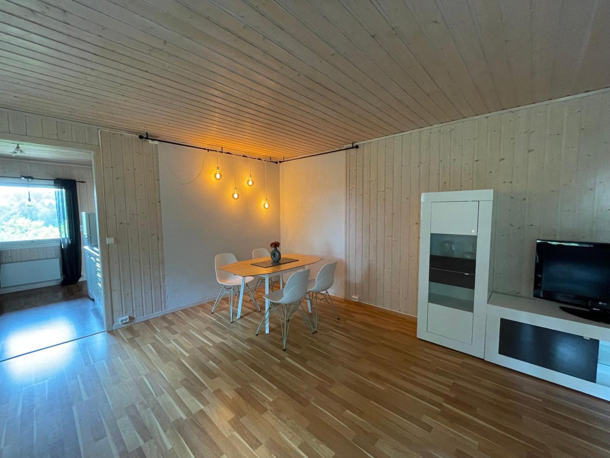 Sentral Og Romslig Leilighet Naert Senja Finnsnes Exterior foto